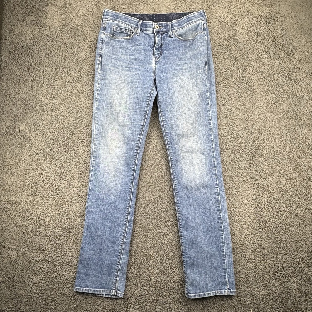 Levis Jeans Women 8M (30x30) Med Wash Blue Denim Tapered